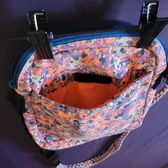 Kavu Multicolor Crossbody Bag - Picture 6 of 10